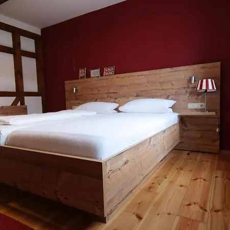 Gruener Baum 3*