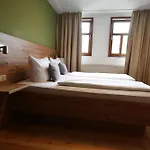 Grüner Baum Pensión 3*